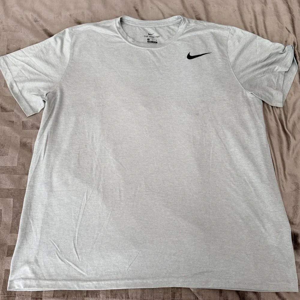 Nike Dri-FIT Shirt XL Gray Lt Green Athletic Training Tee Swoosh Logo CZ9736-303